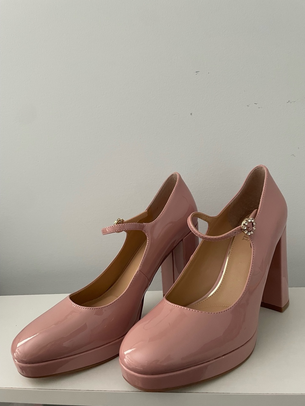 BADGLEY MISCHKA Jewel Blush Pink Patent Mary Jane Pumps Rhinestone buckle - 9 - Picture 5 of 9